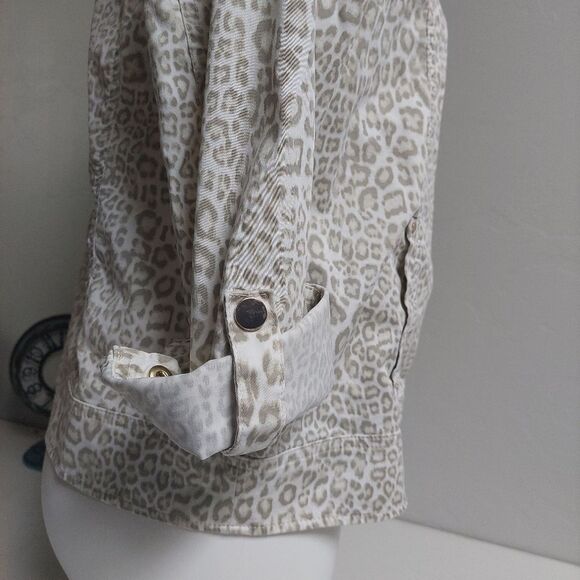 Chicos‎ Button Down and Zip Animal Print Light Jacket - Picture 7 of 15